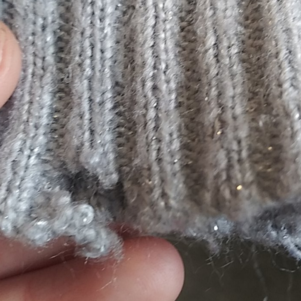 sweater - Picture 5 of 5